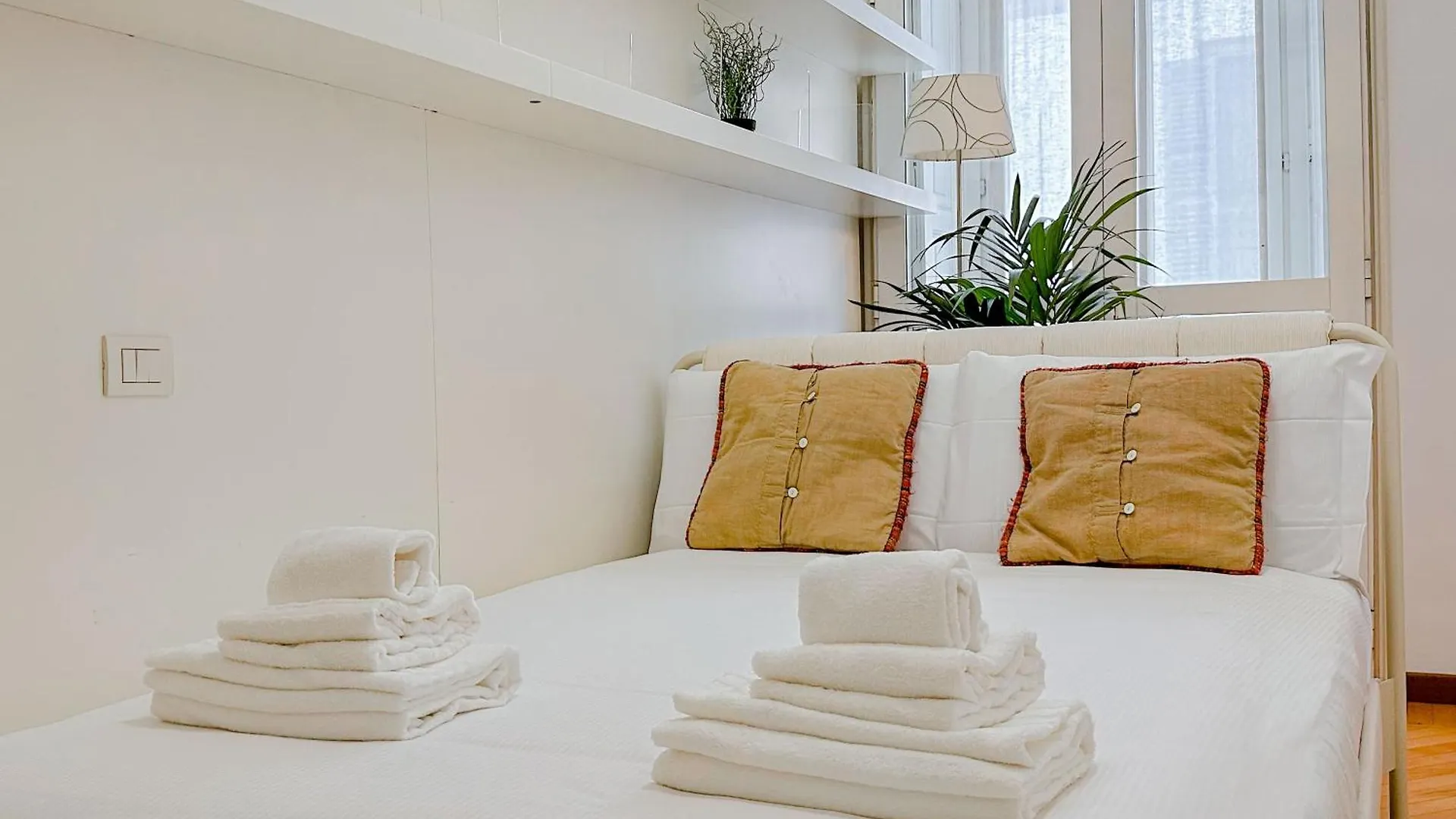 Dell'Orso Luxury Home - 5 Mins From Montenapoleone Μιλάνο 0*,