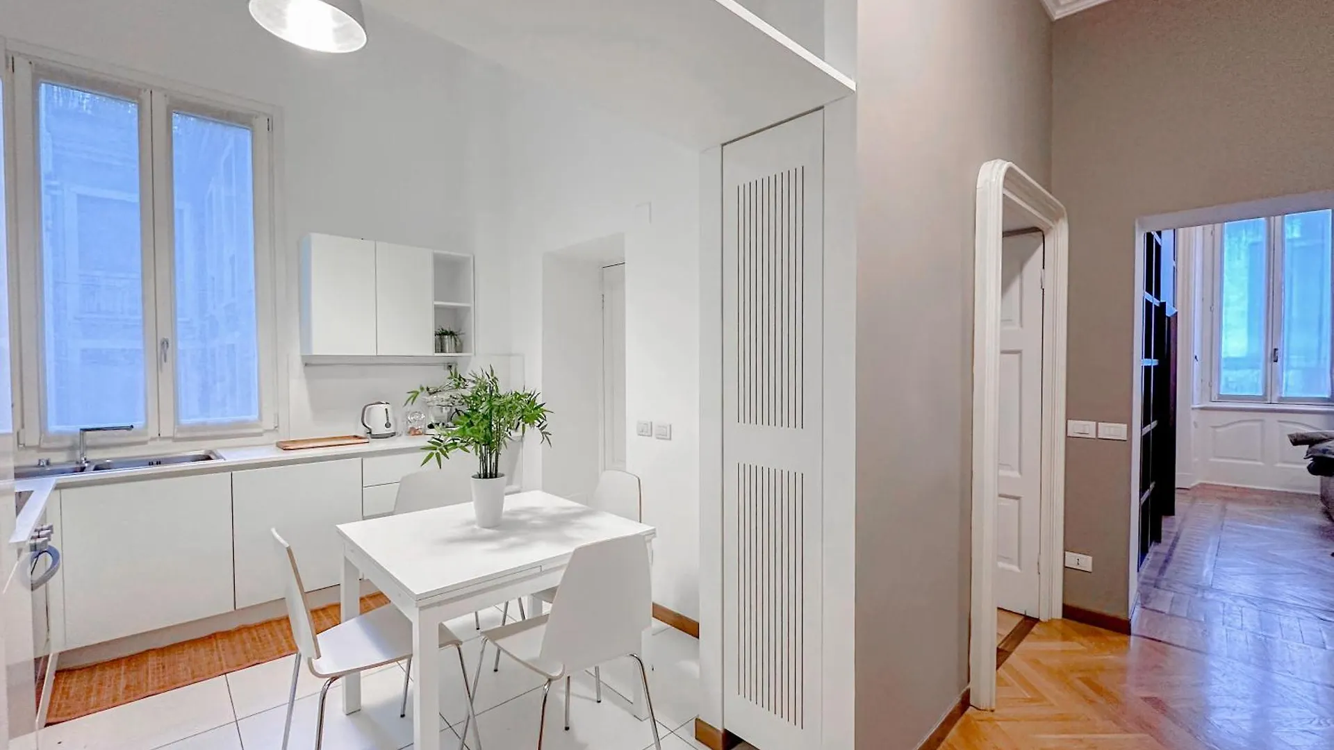 מילאנו Dell'Orso Luxury Home - 5 Mins From Montenapoleone 0*,  איטליה