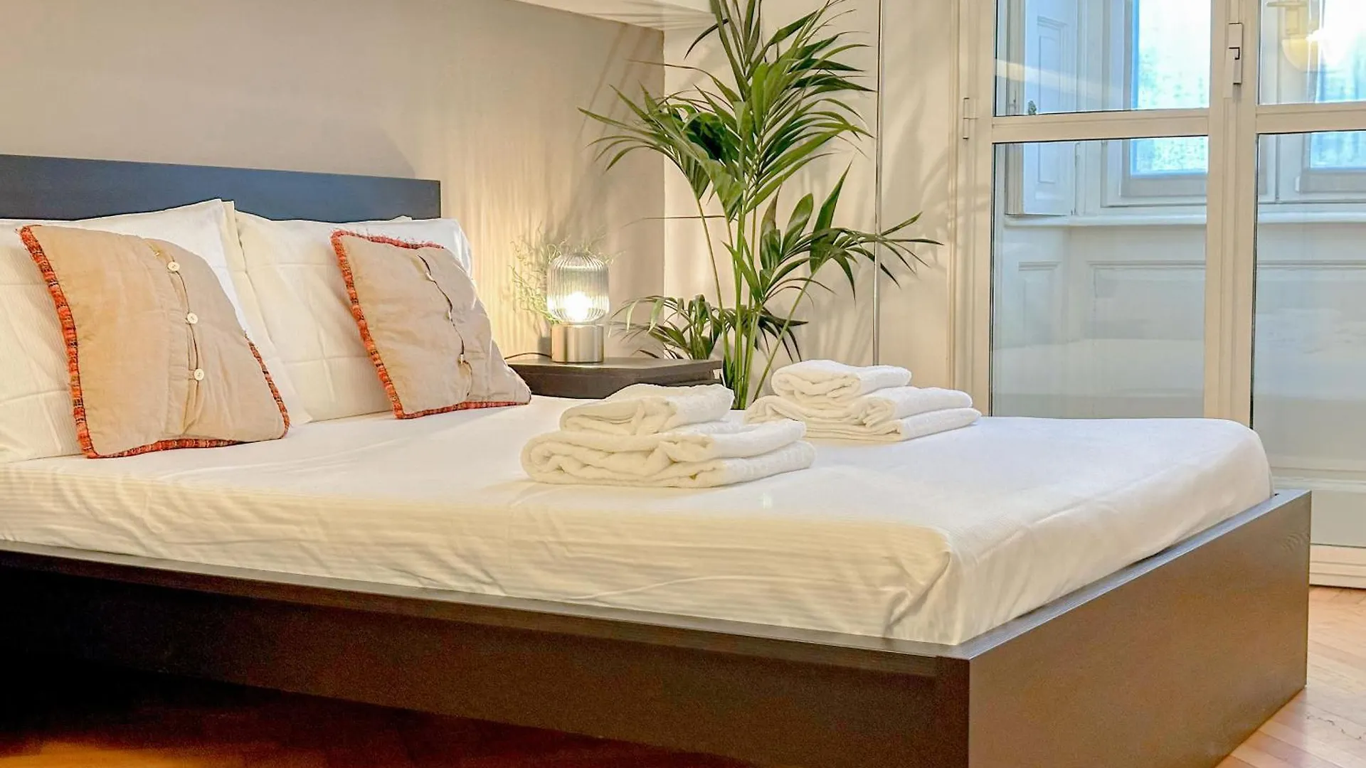 מילאנו Dell'Orso Luxury Home - 5 Mins From Montenapoleone 0*,  איטליה