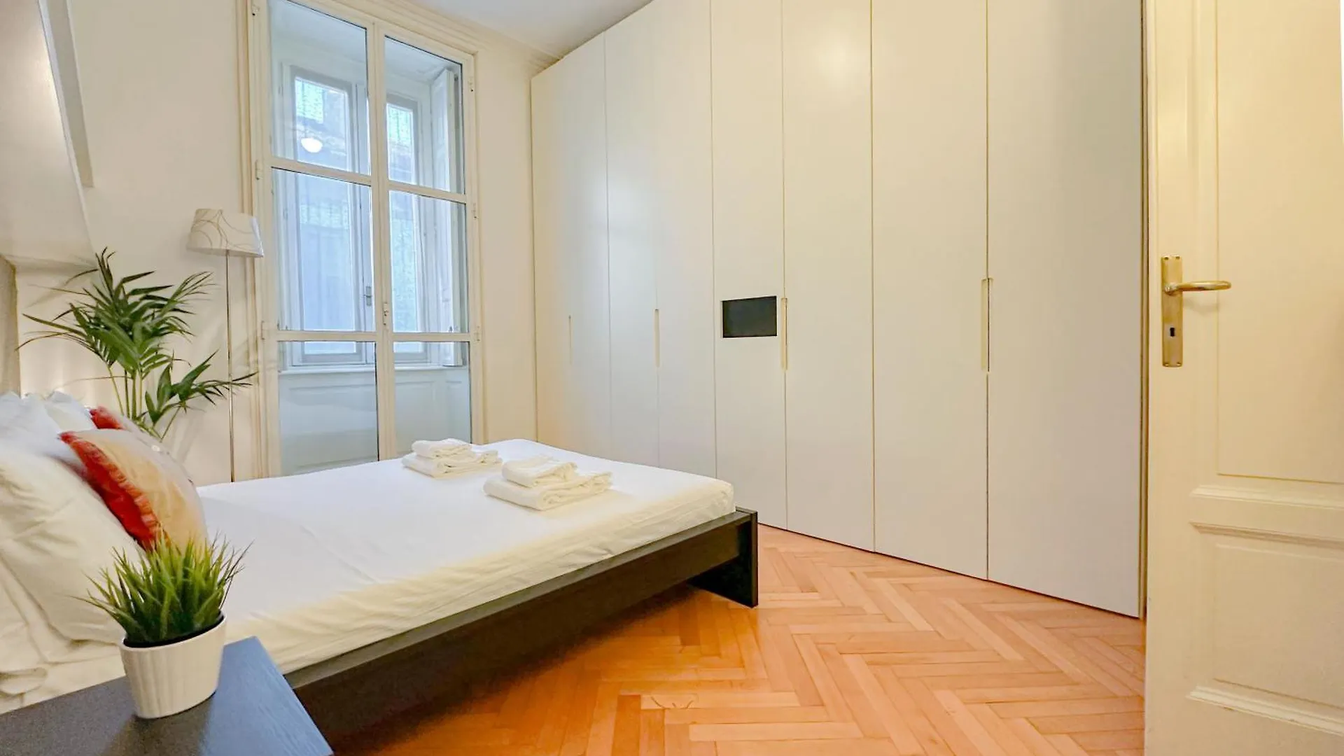 מילאנו Dell'Orso Luxury Home - 5 Mins From Montenapoleone איטליה